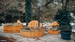 健康误区大揭秘：警惕按摩养生中的陷阱 海报